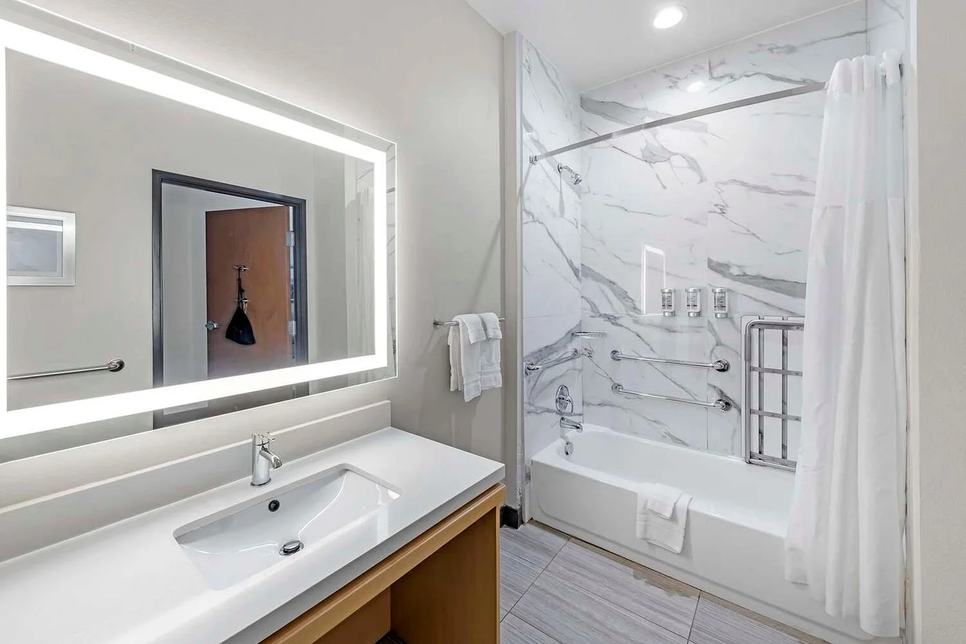 Pure White and Calacatta White Quartz